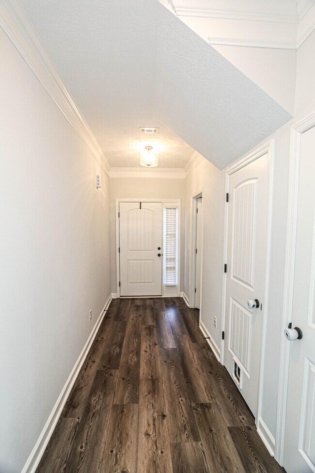 Photo - 550 Jensen Ln