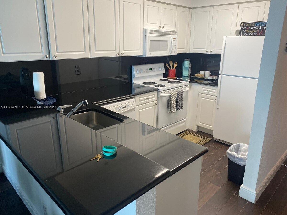 Photo - 2501 S Ocean Dr Unidad 1427 Rental