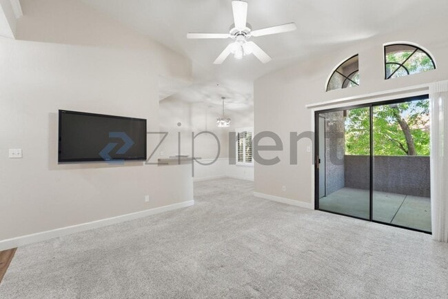 Photo - 9600 N 96th St