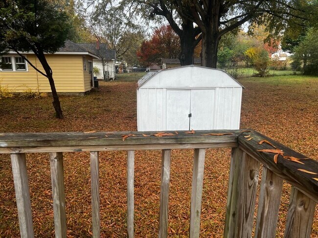 Photo - 406 Edgemont St