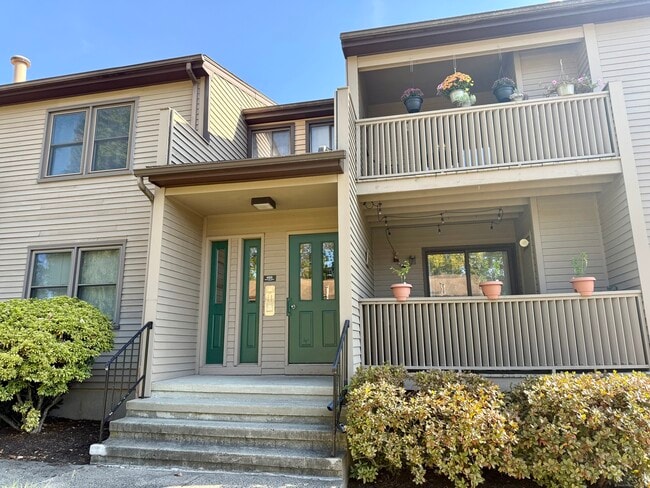 Building Photo - 495 Vincelette St Unit 18
