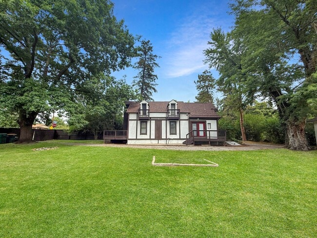 Building Photo - HISTORIC TWO-STORY HOME WITH CHARMING FEAT...