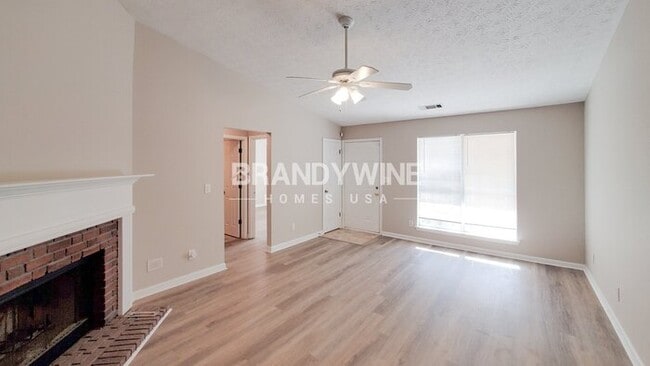 Photo - 505 Village Cir