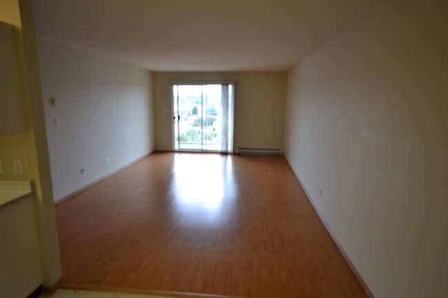 Photo - 7694-7694 Evans Rd