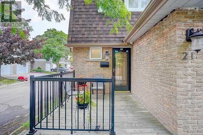 Photo - 1000 Bridletowne Cir