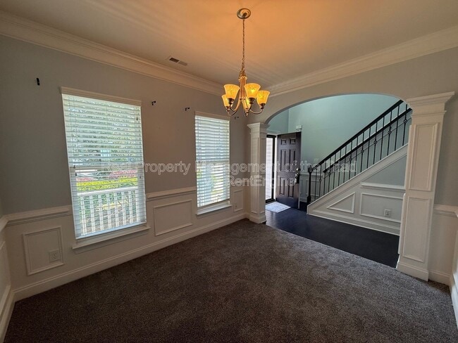 Photo - 2211 Talon Dr