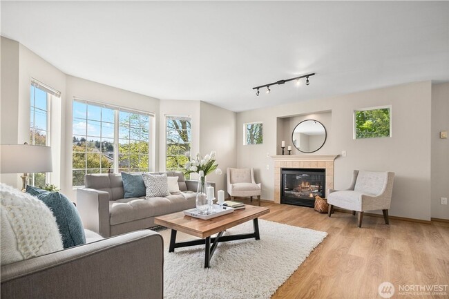 Photo - Lower Phinney-Whittier Heights spacious 4 bedroom house + 2-car garage