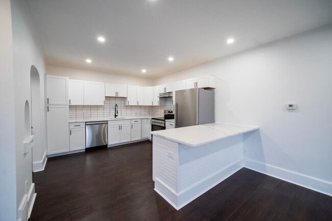 Photo - 10 Wampanoag Trl Unit 1