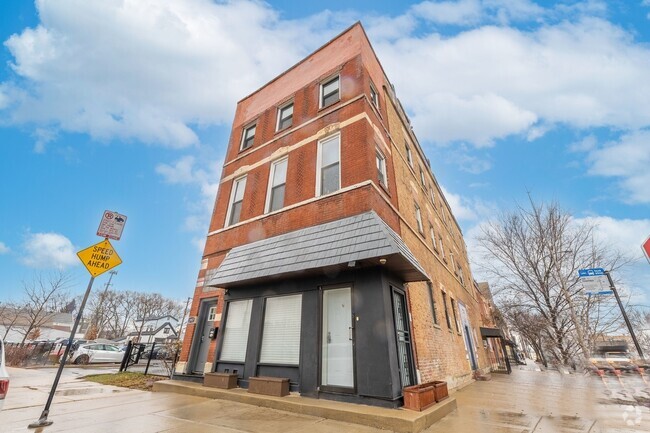 Building Photo - 1957 W 23rd St Rental