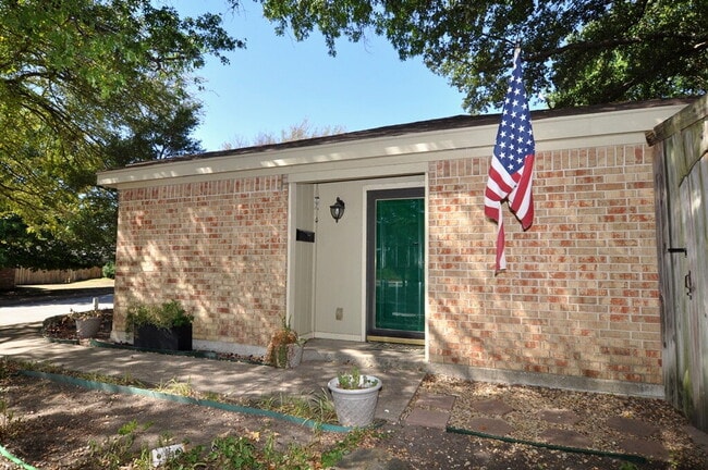 Photo - "Adorable 2-1 Duplex with Character, Comfo...