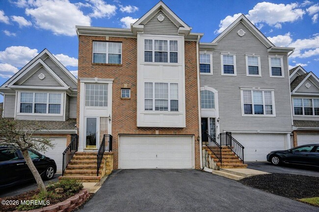 Building Photo - 319 Bernard Dr