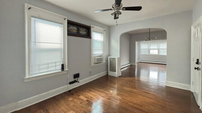 Photo - 273 WOODLAWN Ave Unit #2