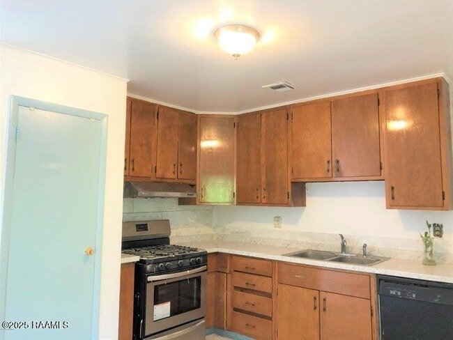 Photo - 121 Sorority Dr