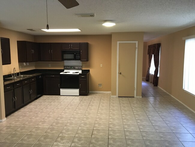 Photo - 8003 Chestnut Manor Dr