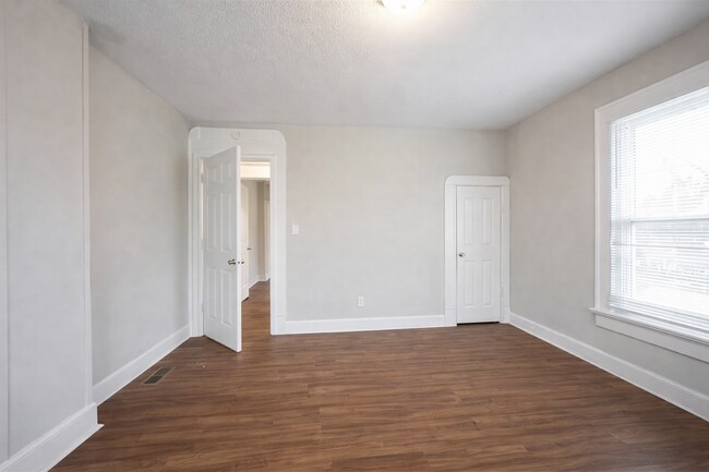 Photo - 19 S Tuxedo St