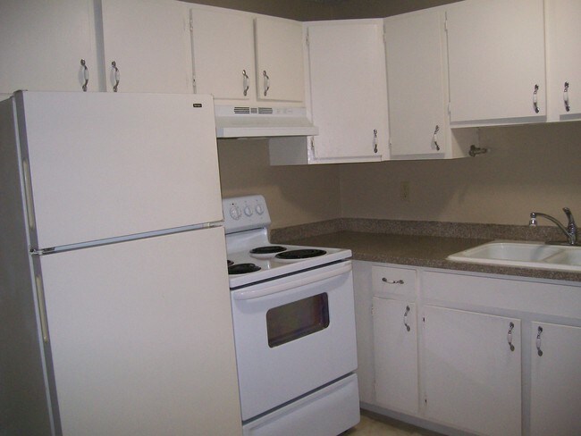 Photo - Madrona Apartments