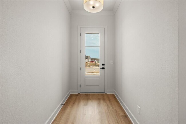 Photo - 550 Apollo Dr