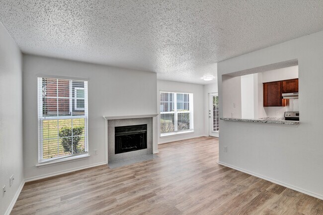 Photo - Covington Creek Apartment