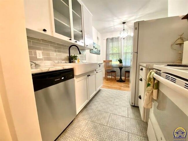 Building Photo - Kennedy 3601-3603 Unit 3603-Kennedy Rental