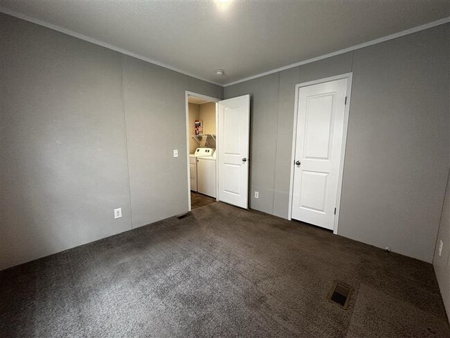 Photo - 111 Creek Dr