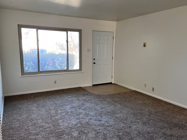Photo - Nice Nob Hill Location with 3 Bedrooms