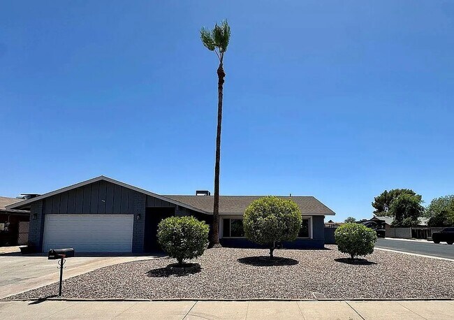 Building Photo - 5257 W Acapulco Ln
