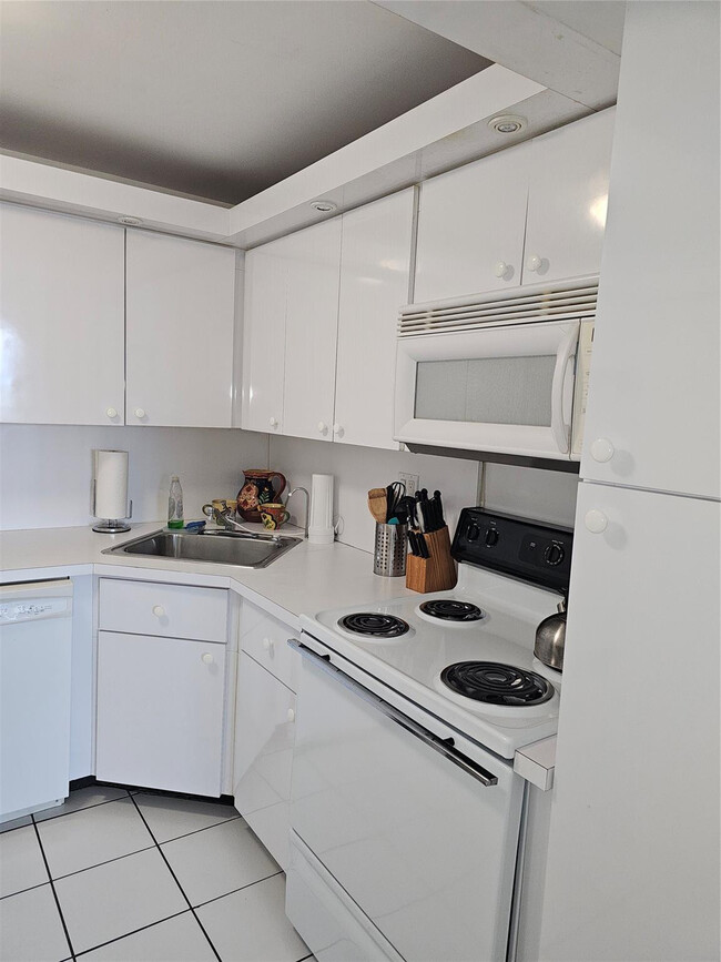 Photo - 2750 NE 183rd St Unit 1101