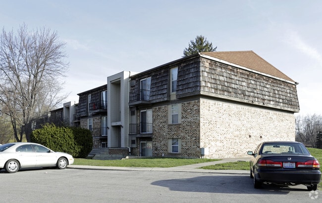 Primary Photo - Crossgate Manor