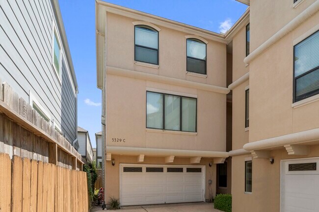 Building Photo - 5329 Egbert St Unit C