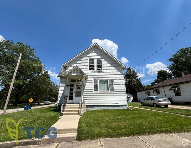 Building Photo - 702 State St Rental