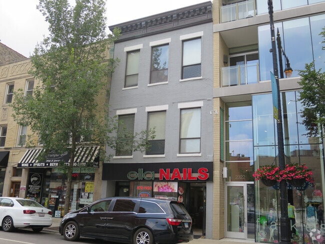 Building Photo - 2320 N Clark St Unit Apt 2
