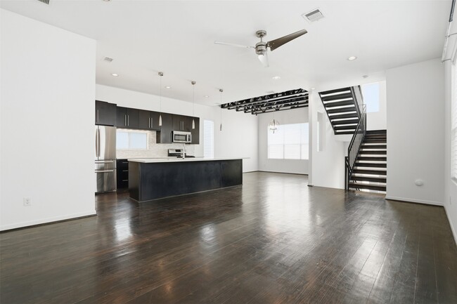 Photo - 4704 Crawford St