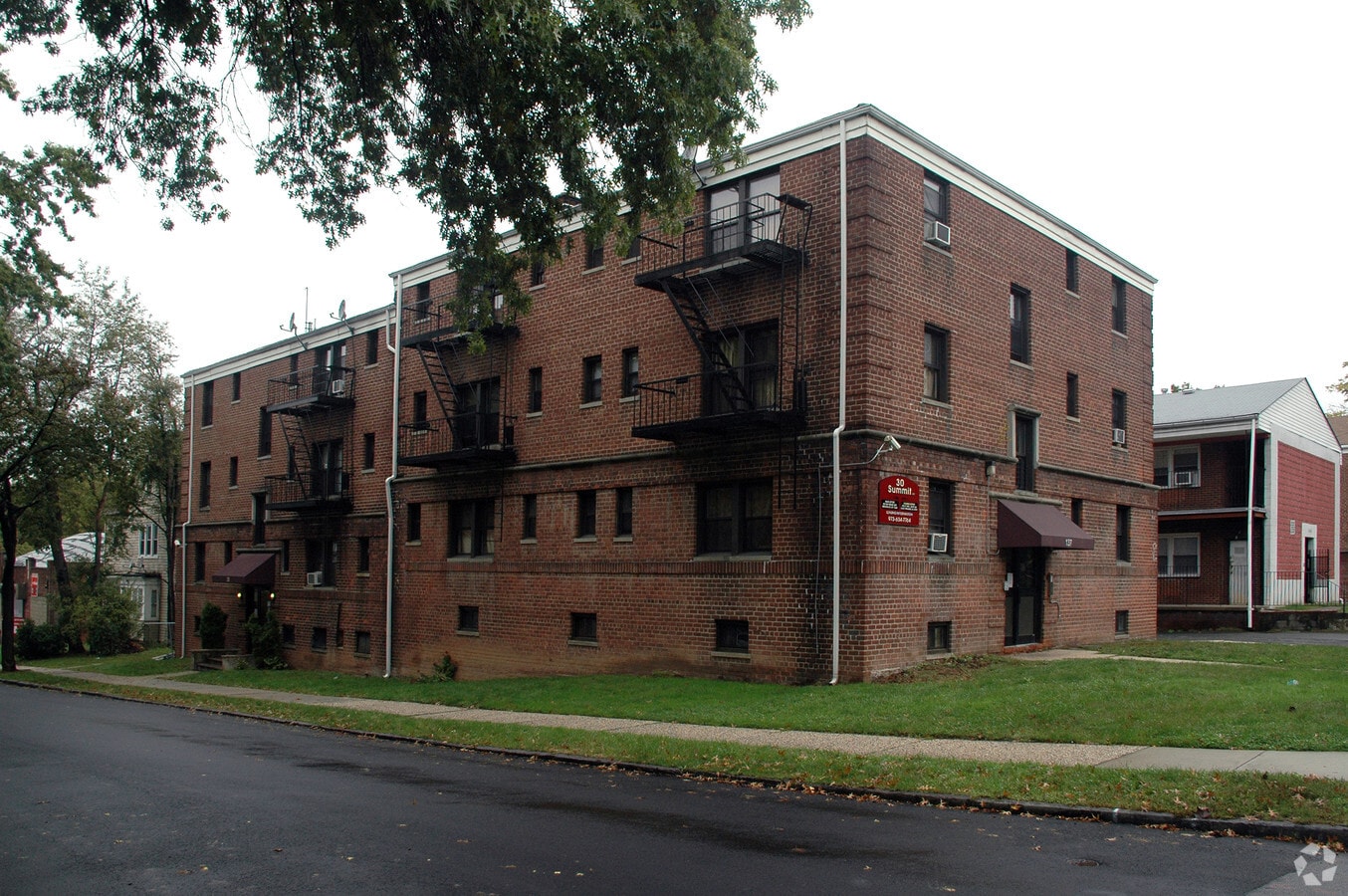 Photo - 30 Summit Ave Apartments