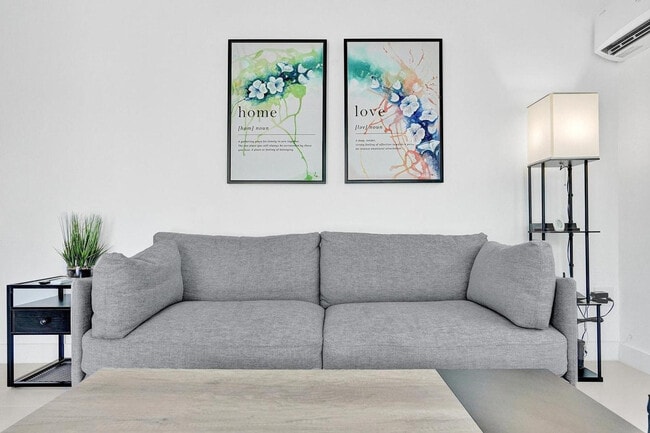 Photo - 208 SE 4th St Unidad ID1239427P