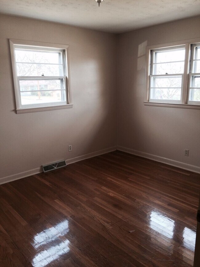Photo - House in the Middle of Town - Privacy Fenced Backyard!