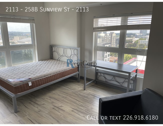 Photo - 258B-258B Sunview St