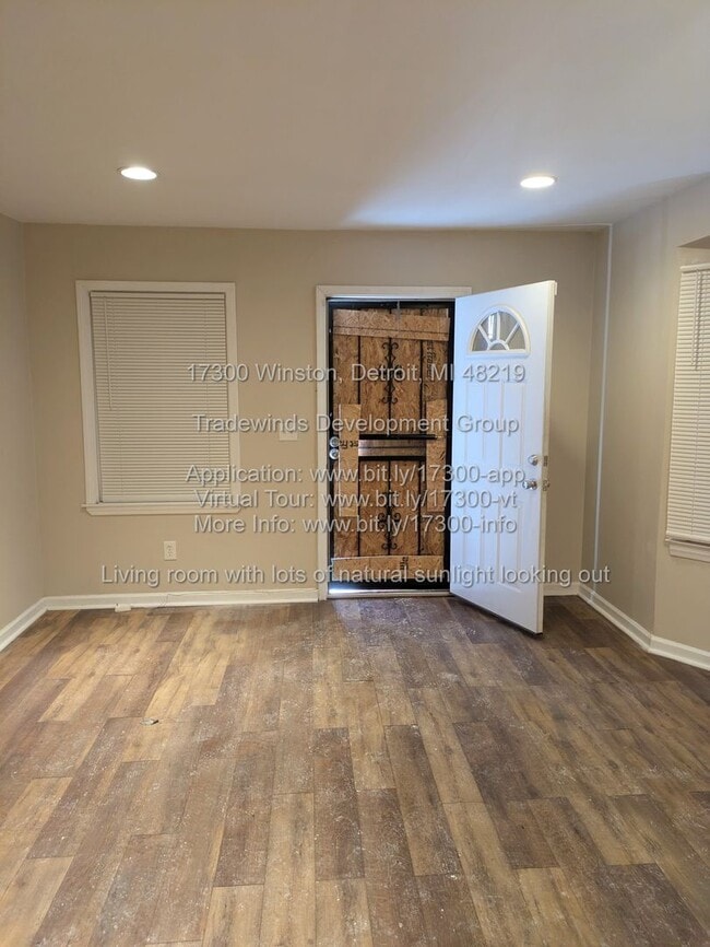 Photo - 17300 Winston St