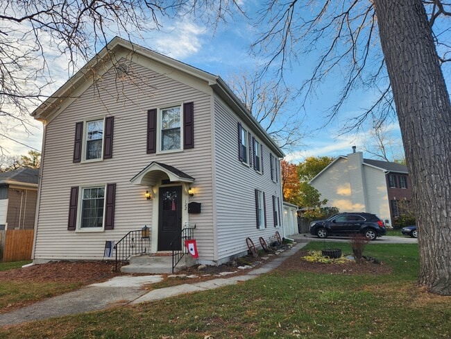 Building Photo - 122 Dole Ave Unit 2