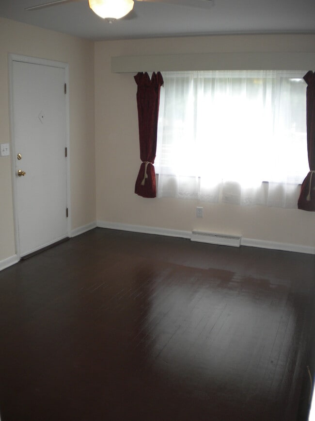 Photo - 3069 McGuffey Rd