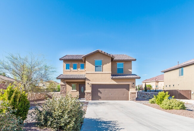Building Photo - All the amenities at a great price