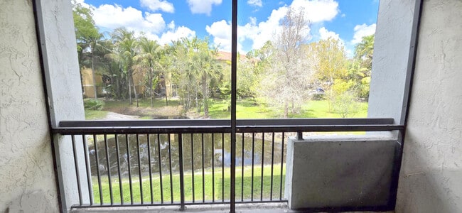 Photo - 711 N Pine Island Rd