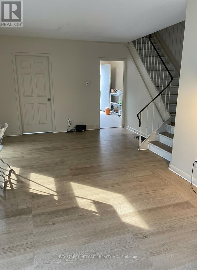 Photo - 248 Westcourt Pl