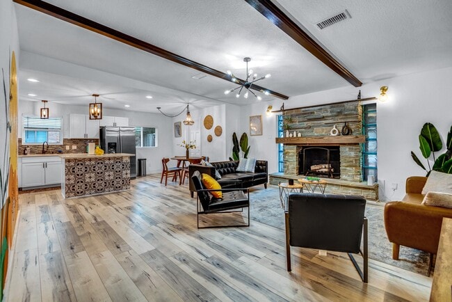 Photo - 5918 Lattimer Dr