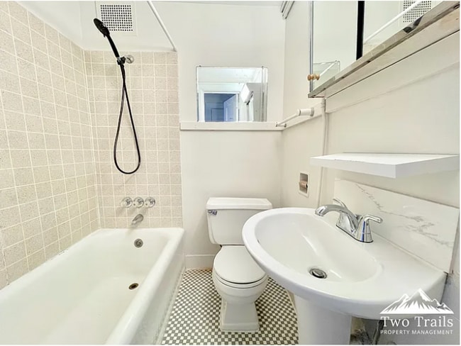 Photo - ADORABLE DOWNTOWN CONDO - WALK EVERYWHERE!