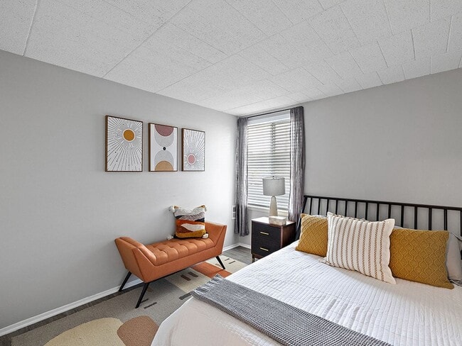 Photo - Southgate Apartments - Southgate, MI