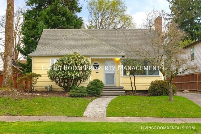 Photo - 3740 SE Tibbetts St