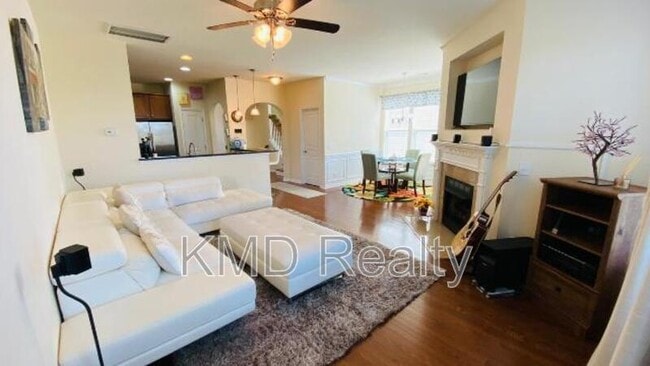 Photo - 850 Windy Falls Dr