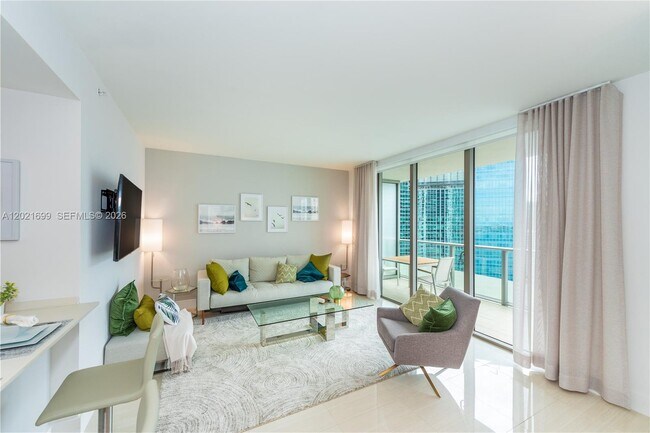 Photo - 1300 Brickell Bay Dr Unidad 2900