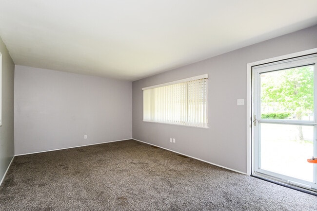 Photo - 455 Moule Dr