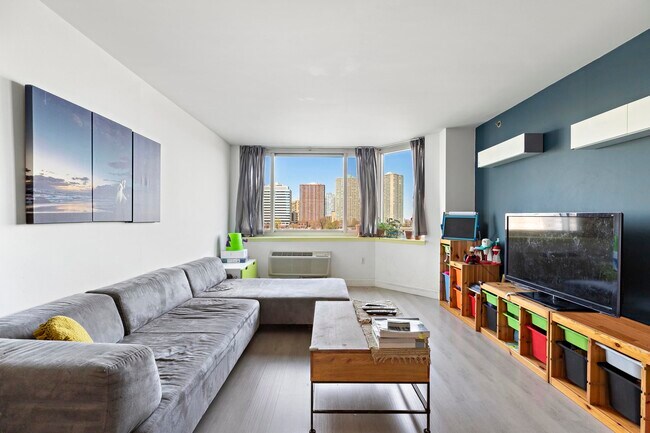 Photo - 20 2nd St Unit 406